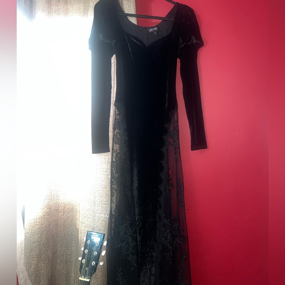 Dolla kill Widow Elegant Black Velvet Dress